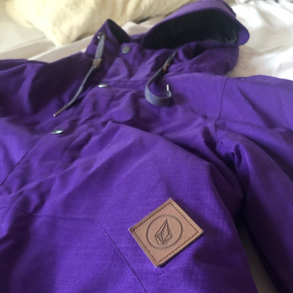 Volcom snowboard/ski jacket - Picture 2 of 4